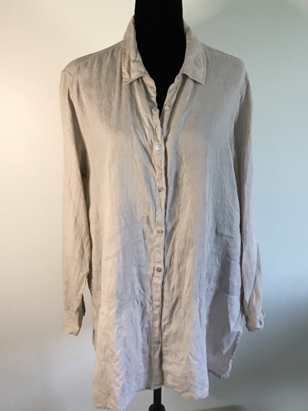 Tahari Light Beige Linen long button down
